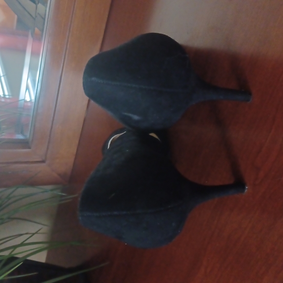 Marc Fisher Tricky D’Orsay Black Cut-Out Pumps - Picture 5 of 9